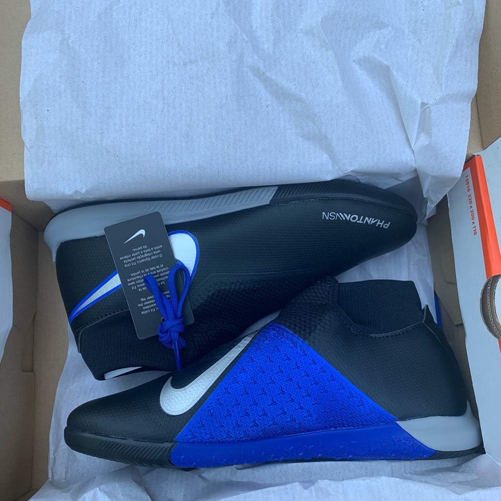 Nike turf shoes